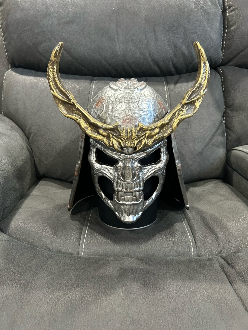 Shao Kahn popcorn bucket & helmet! Mortal Kombat 2!! Regal cinema (USA) EXCL!